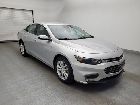 Used 2018 Chevrolet Malibu LT w/ Driver Confidence Package image 11