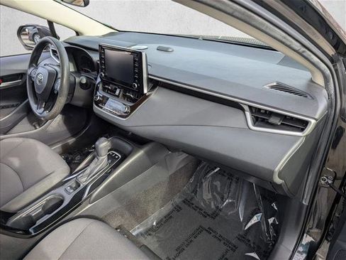 Used 2020 Toyota Corolla LE image 18