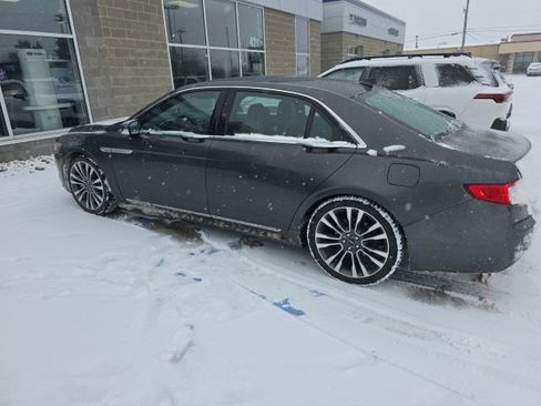 Used 2019 Lincoln Continental Select w/ Continental Climate Package image 3