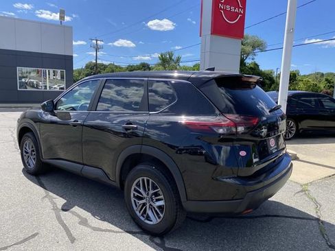 Used 2024 Nissan Rogue S AWD/4WD image 3