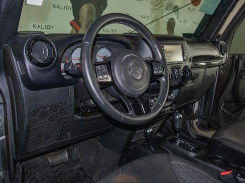 Used 2017 Jeep Wrangler Unlimited Sahara image 5