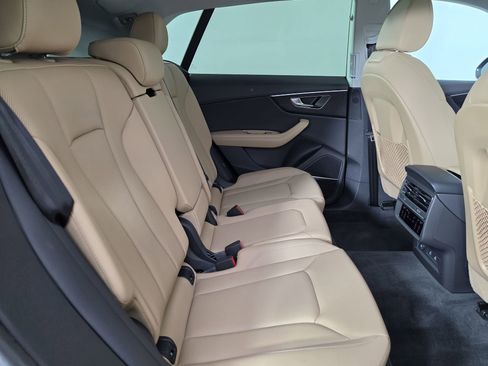 Certified 2025 Audi Q8 Premium Plus w/ Premium Plus Package AWD/4WD image 44