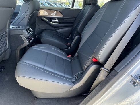 New 2025 Mercedes-Benz GLS 450 4MATIC image 30