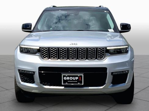 Used 2023 Jeep Grand Cherokee L Summit w/ Luxury Tech Group V AWD/4WD image 5