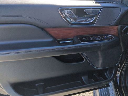 Used 2021 Lincoln Navigator Reserve AWD/4WD image 12