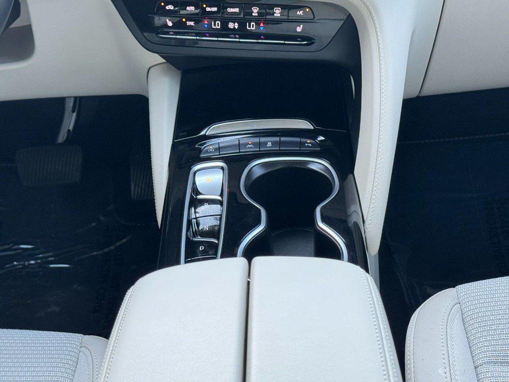 Used 2023 Buick Envision Preferred FWD image 17