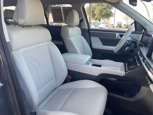 Used 2025 Hyundai Santa Fe SEL image 39