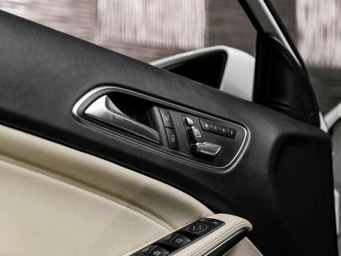 Used 2019 Mercedes-Benz GLA 250 image 40