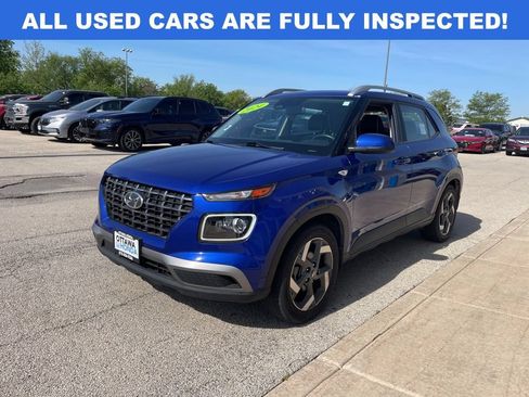 Used 2024 Hyundai Venue Limited FWD image 2