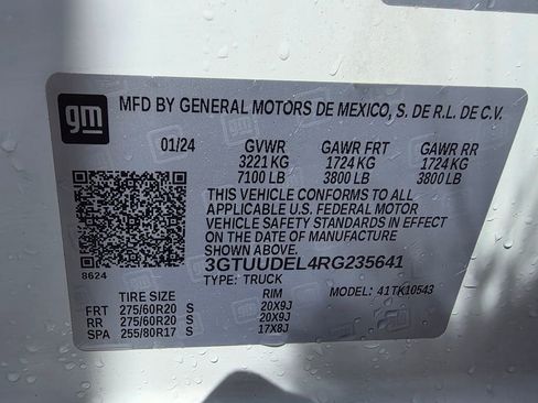 Used 2024 GMC Sierra 1500 SLT w/ SLT Premium Plus Package image 33