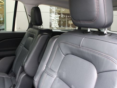 Used 2025 Lincoln Aviator Reserve w/ Jet Appearance Package AWD/4WD image 7