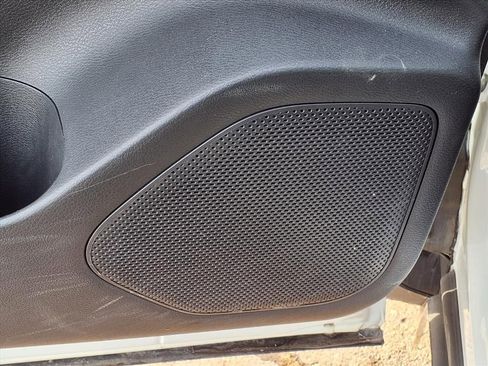 Used 2023 Nissan Rogue SV image 16