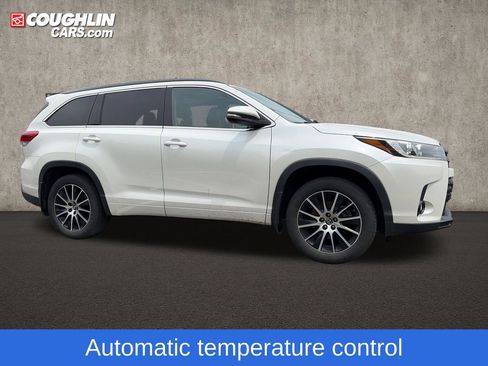 Used 2018 Toyota Highlander SE AWD/4WD image 11