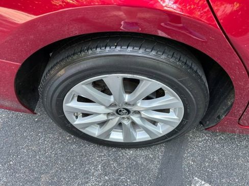 Used 2019 Toyota Camry LE image 11