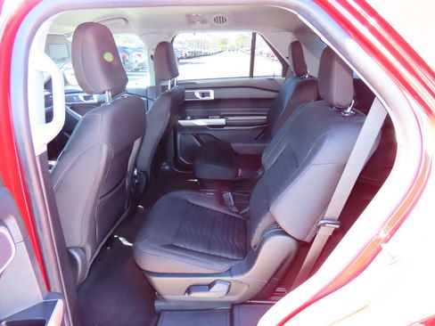 Used 2021 Ford Explorer XLT image 21