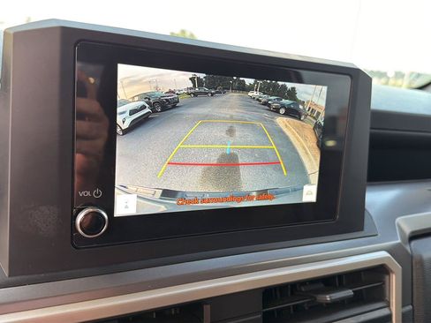 Certified 2024 Toyota Tacoma SR5 AWD/4WD image 25