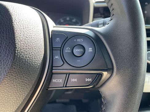 Used 2025 Toyota Corolla SE FWD image 19