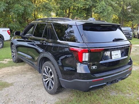 Used 2025 Ford Explorer ST-Line AWD/4WD image 12