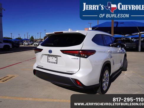 Used 2022 Toyota Highlander Limited image 5