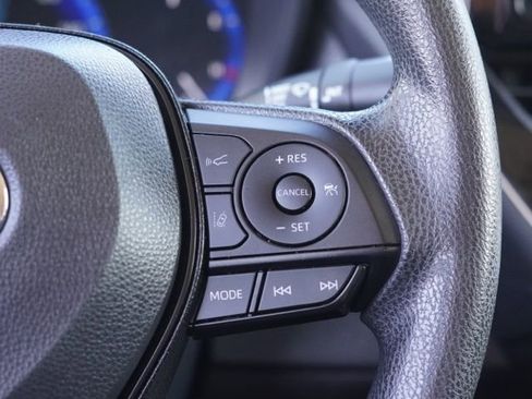 Used 2022 Toyota Corolla LE FWD image 21