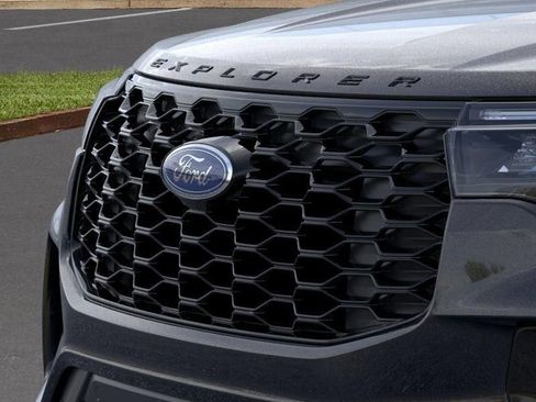 New 2026 Ford Explorer ST-Line w/ ST-Line Street Pack image 17