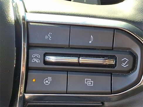 Used 2025 GMC Yukon XL Denali image 21