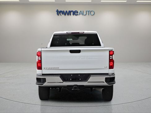 Used 2024 Chevrolet Silverado 2500 LT AWD/4WD image 6