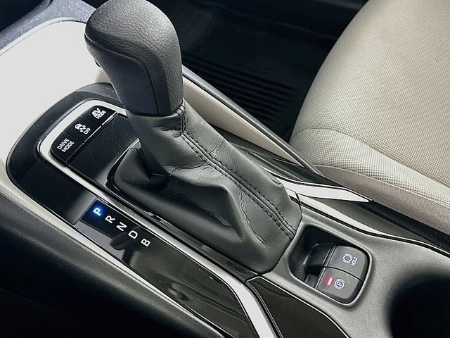 Used 2021 Toyota Corolla LE FWD image 17