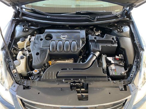 Used 2010 Nissan Altima 2.5 S FWD image 8