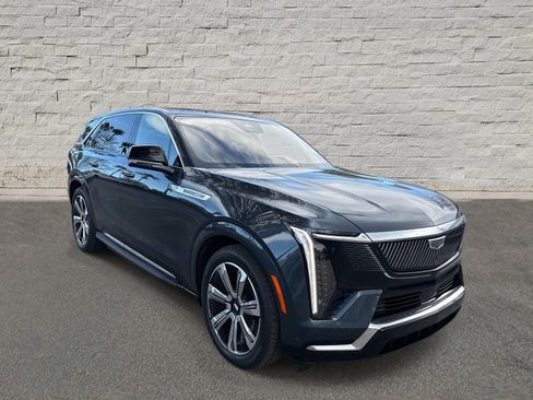 Certified 2025 Cadillac Escalade IQ Luxury 2 w/ LPO, Premium Carpet Package image 3