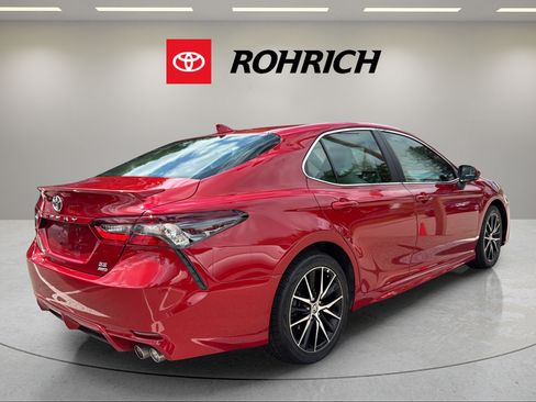 Used 2021 Toyota Camry SE w/ Convenience Package AWD/4WD image 5