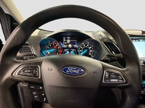 Used 2019 Ford Escape SE image 11