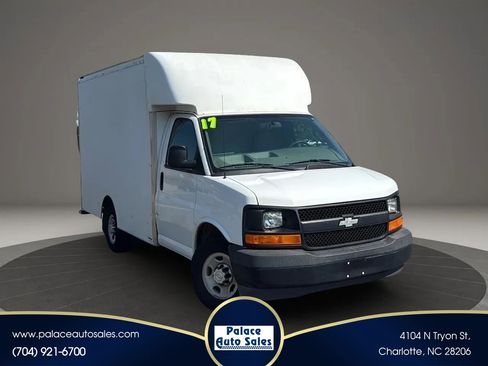 Used 2017 Chevrolet Express 3500 RWD image 1