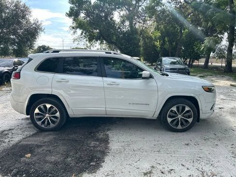 Used 2019 Jeep Cherokee Overland w/ Technology Group AWD/4WD image 9