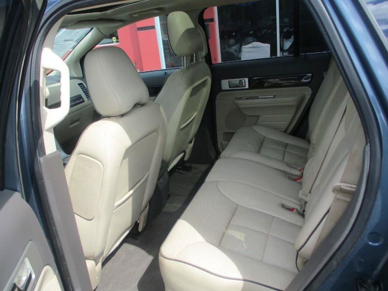 Used 2010 Lincoln MKX AWD image 10