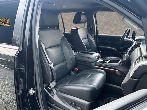 Used 2017 GMC Yukon SLT image 7