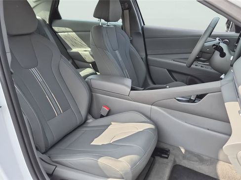 Certified 2025 Hyundai Elantra Sport FWD image 14