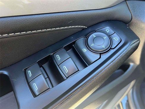 Certified 2023 Chevrolet Traverse LT image 16