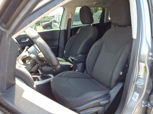 Used 2021 Jeep Compass Sport FWD image 4
