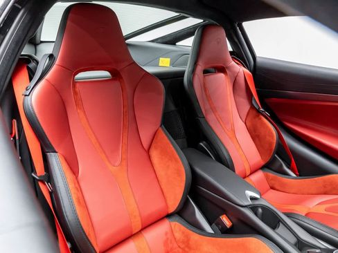 New 2026 McLaren 750S image 12