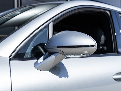 Certified 2026 Porsche Macan AWD/4WD image 19