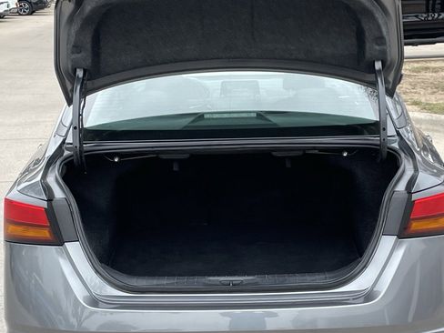 Used 2024 Nissan Altima 2.5 SV image 25