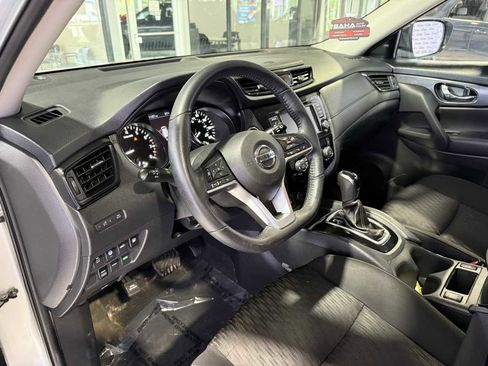 Used 2020 Nissan Rogue SV image 29