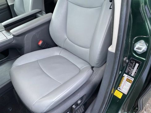 Used 2024 Toyota Sienna XLE image 18