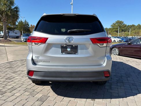 Used 2018 Toyota Highlander LE image 9