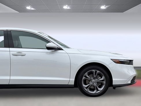 Used 2024 Honda Accord EX image 33