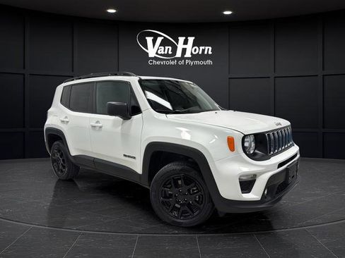 Used 2023 Jeep Renegade Latitude w/ Sun & Fun Group AWD/4WD image 1