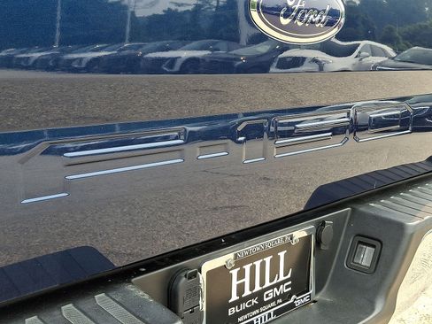 Used 2018 Ford F150 XLT w/ Equipment Group 301A Mid AWD/4WD image 23