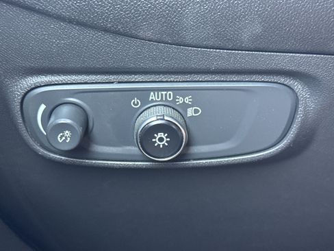 Used 2024 Chevrolet Equinox LT AWD/4WD image 23