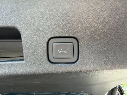 Used 2026 Buick Enclave Preferred AWD/4WD image 10